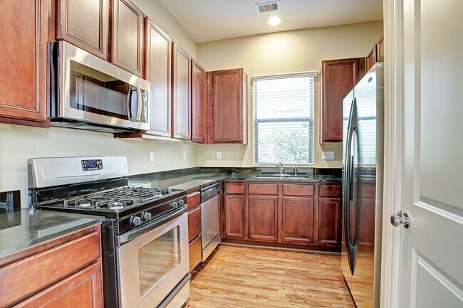 property at 3830 Center Plaza Dr