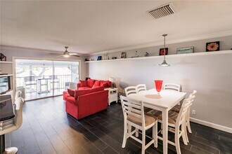 6053 E Peppertree Way in Sarasota, FL - Building Photo - Building Photo