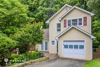 610 Pisgah Church Rd in Greensboro, NC - Building Photo - Building Photo