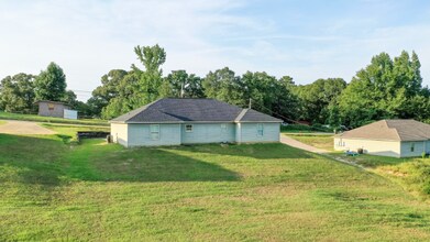 8 Cal Rd in Fort Mitchell, AL - Building Photo - Building Photo