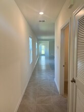 2642 Angel Falls Dr in Davenport, FL - Building Photo - Building Photo