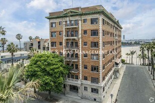 1030 E Ocean Blvd in Long Beach, CA - Building Photo