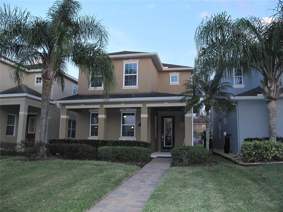 15245 Ave Of The Arbors in Winter Garden, FL - Building Photo