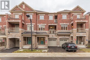 481 Manhattan Common in Oakville, ON - Building Photo