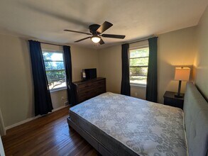 3307 N Brooks Ln in Peoria, IL - Foto de edificio - Building Photo