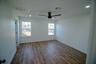 1407 Odd Fellow St in Conroe, TX - Building Photo - Building Photo