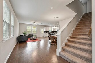 6401 Arbor Crest Ln in Austin, TX - Building Photo - Building Photo