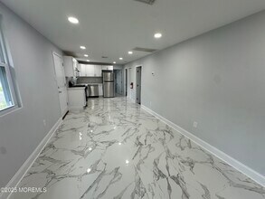 105 Floyd Ln in Little Egg Harbor Township, NJ - Building Photo - Building Photo