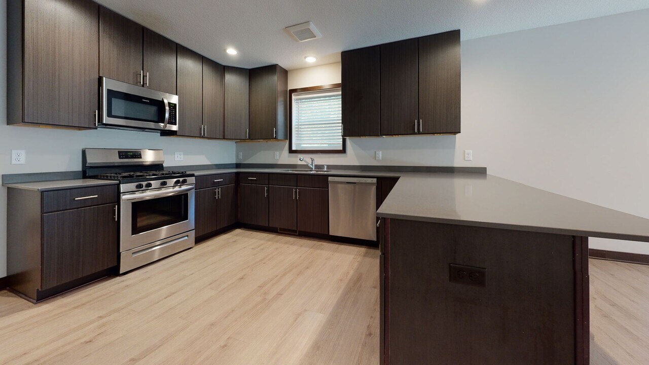 1018 13th Ave SE in Minneapolis, MN - Foto de edificio