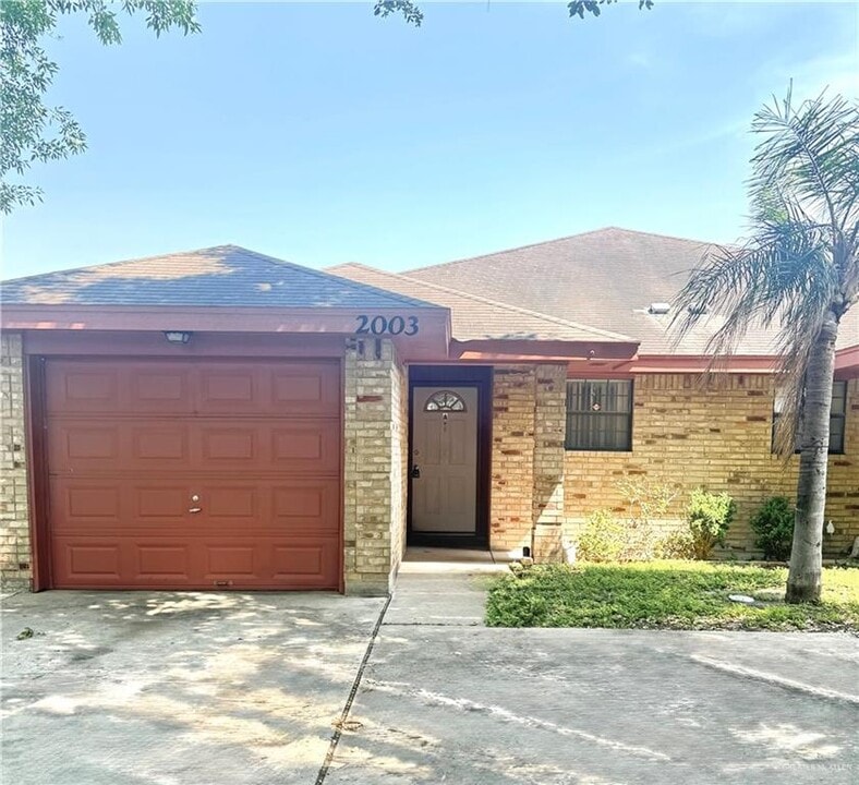 2003 La Cantera St in Edinburg, TX - Building Photo