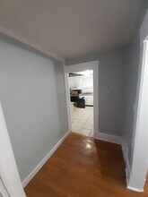 230 S Pennsylvania Ave, Unit #1 in Lansing, MI - Foto de edificio - Building Photo