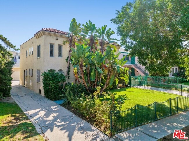 1232 Orange Grv Ave in Los Angeles, CA - Building Photo - Building Photo