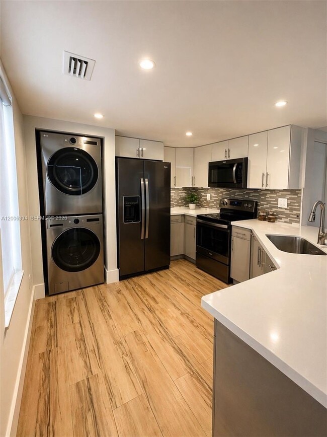 8590 NW 3rd Ln in Miami, FL - Building Photo - Building Photo