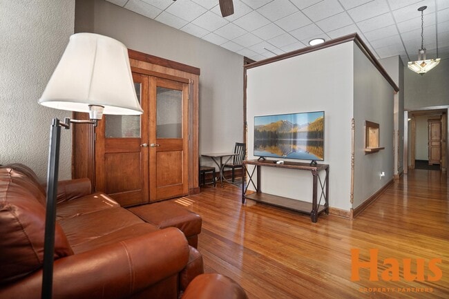 property at 118 SW 8th Ave