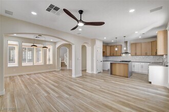 177 Rocky Star St in Henderson, NV - Foto de edificio - Building Photo