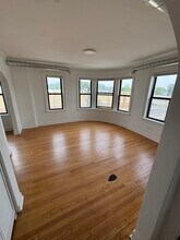 1553 W 94th St, Unit 201 in Chicago, IL - Foto de edificio - Building Photo