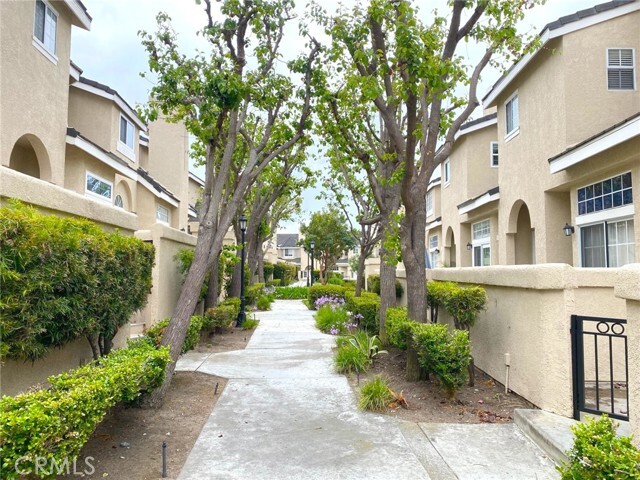 2300 Maple Ave in Torrance, CA - Building Photo - Building Photo