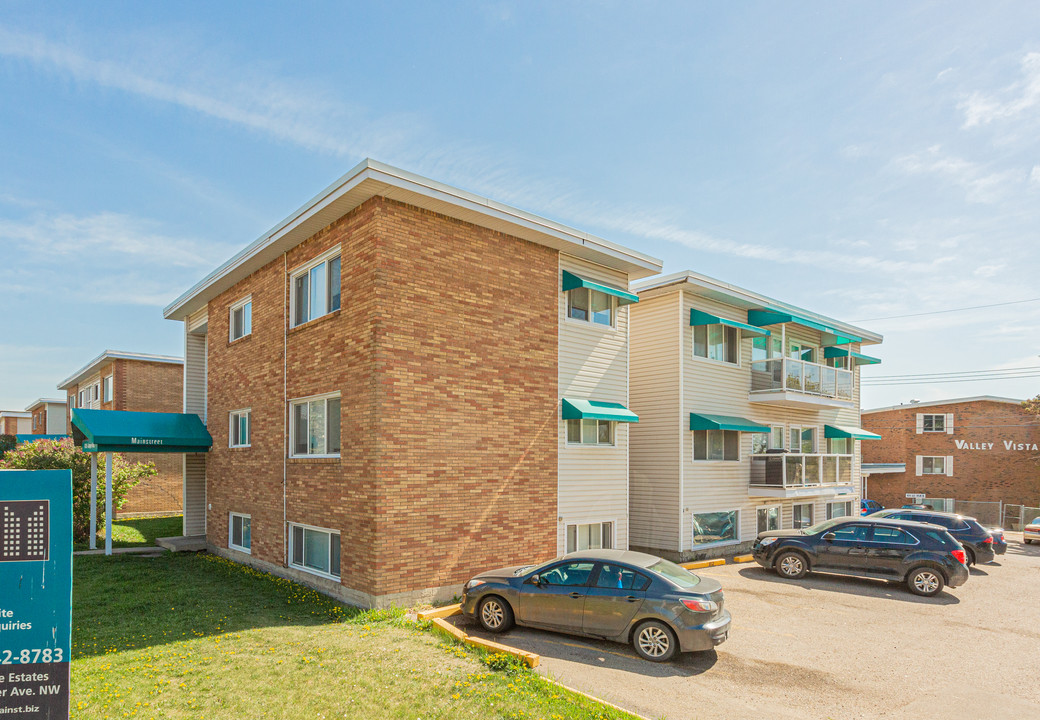 Riverside Estates in Edmonton, AB - Building Photo