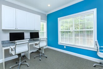 Walden Crossing Apartments in Canton, GA - Building Photo - Building Photo