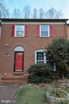 7966 Hidden Bridge Dr in Springfield, VA - Building Photo
