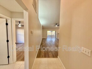 8725 Huntfield St in Tampa, FL - Building Photo - Building Photo