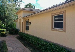 7032 Willow Pine Way in Port St. Lucie, FL - Building Photo - Building Photo