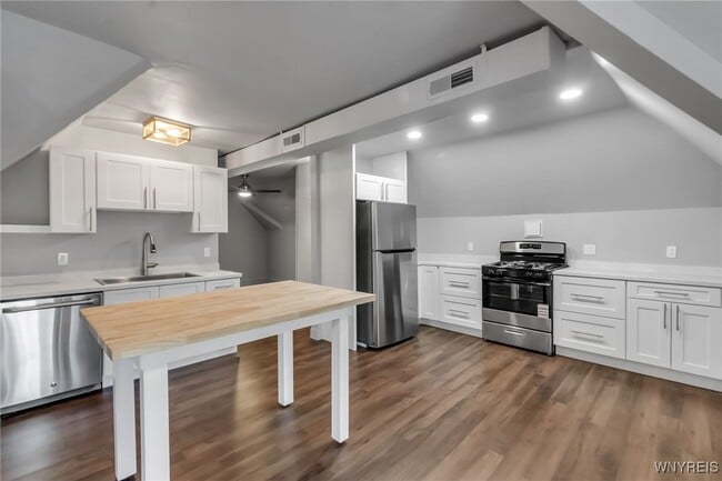 522 W Ferry St in Buffalo, NY - Building Photo - Building Photo