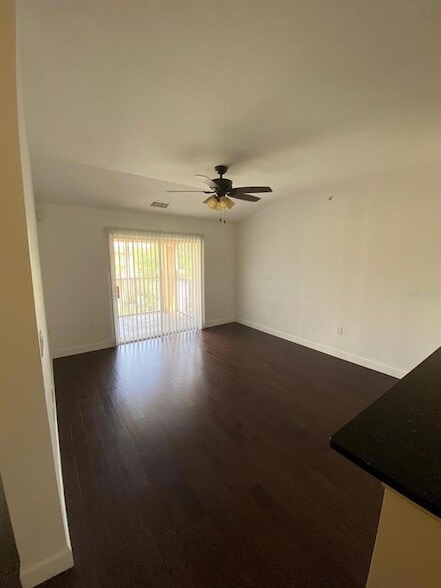 5475 Vineland Rd, Unit 8311 in Orlando, FL - Building Photo - Building Photo