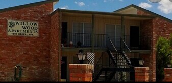 Willow Wood Apartments in Del Rio, TX - Building Photo