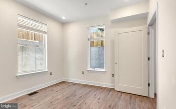 511 Gorgas Ln in Philadelphia, PA - Building Photo - Building Photo