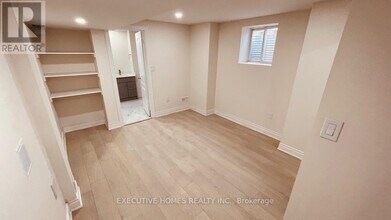 444 Grindstone Trl in Oakville, ON - Building Photo - Building Photo