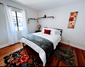 2514 Bedford Ave in Raleigh, NC - Building Photo - Building Photo
