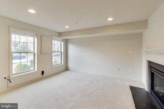 13411 Deer Highlands Way in Silver Spring, MD - Foto de edificio - Building Photo