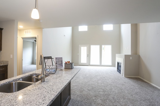 Clayview Apartments in Liberty, MO - Building Photo - Interior Photo