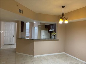 761 SW 148th Ave-Unit -Apt 905 in Davie, FL - Building Photo - Building Photo