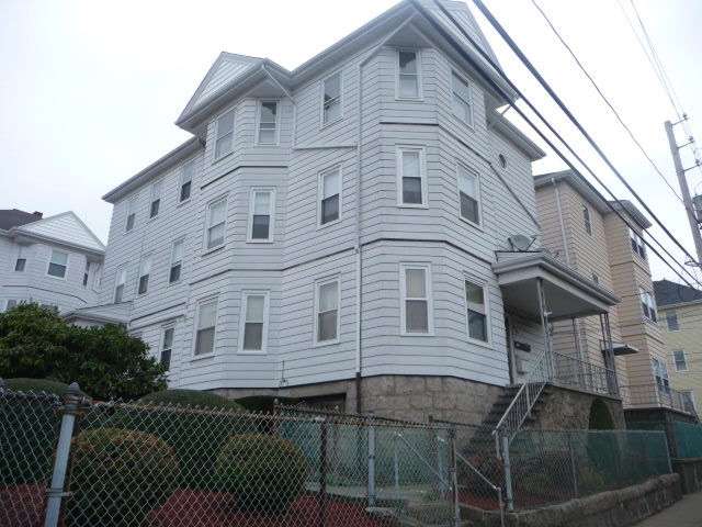 346-354 County St in Fall River, MA - Building Photo