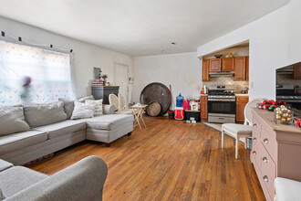 1520 Burke Ave in Bronx, NY - Building Photo - Interior Photo