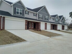 2725 W Kilimanjaro Way in Rogers, AR - Building Photo