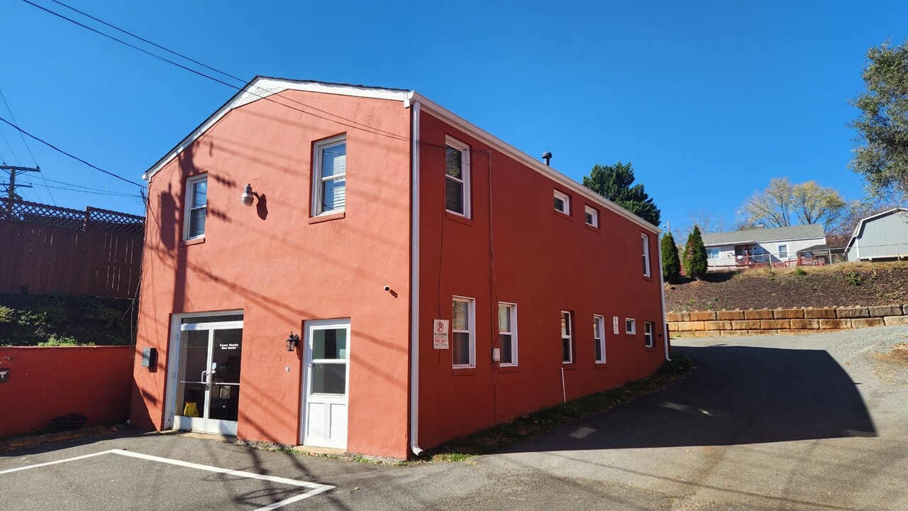1509 E High St, Unit B in Charlottesville, VA - Building Photo