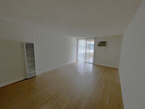 327 Normandie Ave in Los Angeles, CA - Building Photo - Building Photo