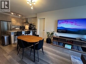 1012 Auckland St in New Westminster, BC - Building Photo