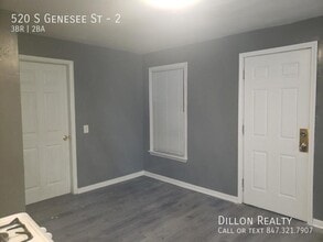 520 S Genesee St in Waukegan, IL - Building Photo - Building Photo