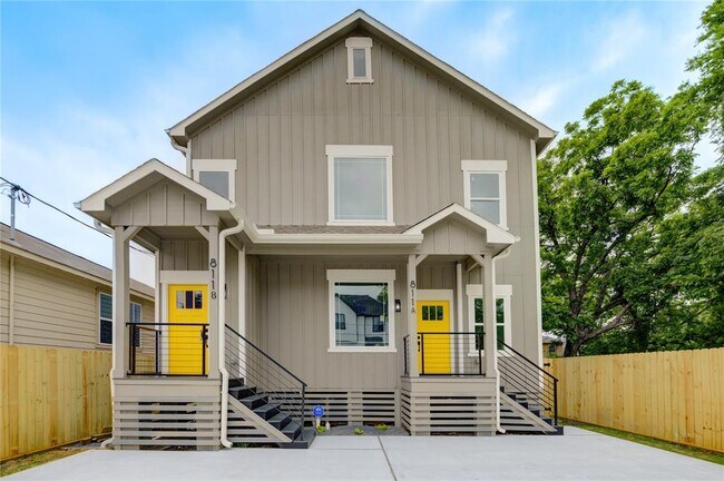 property at 811 E 39th St