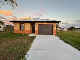 1775 Glenway Ct in Ft. Myers, FL - Building Photo