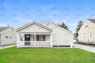 2822 9th St in Cuyahoga Falls, OH - Building Photo