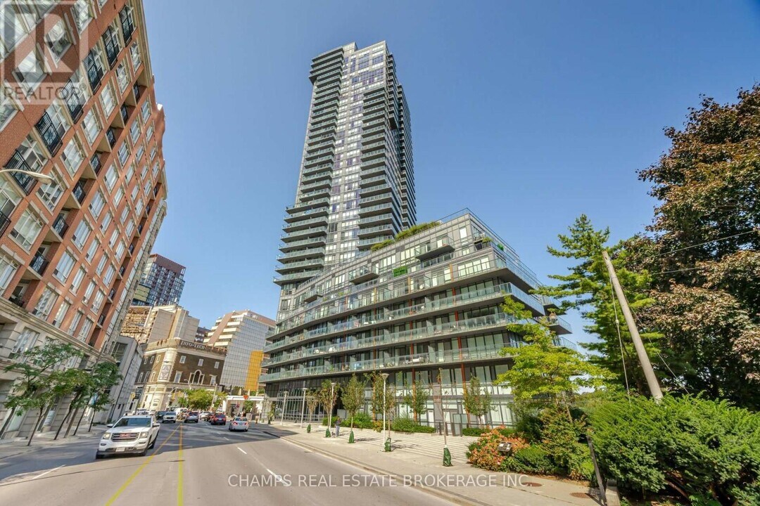 825-825 Church St in Toronto, ON - Building Photo