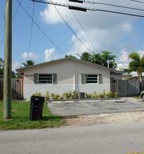 1408-1414 NE 17th Ct in Fort Lauderdale, FL - Building Photo - Building Photo