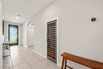 689 Hadley St E in Naples, FL - Building Photo - Building Photo