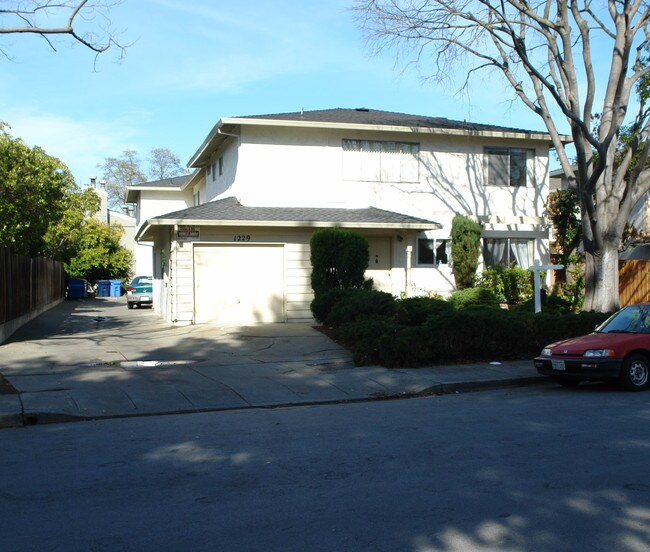 1229 W Mc Kinley Ave in Sunnyvale, CA - Foto de edificio - Building Photo