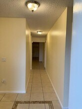 1218 White Pine Dr in Wellington, FL - Foto de edificio - Building Photo